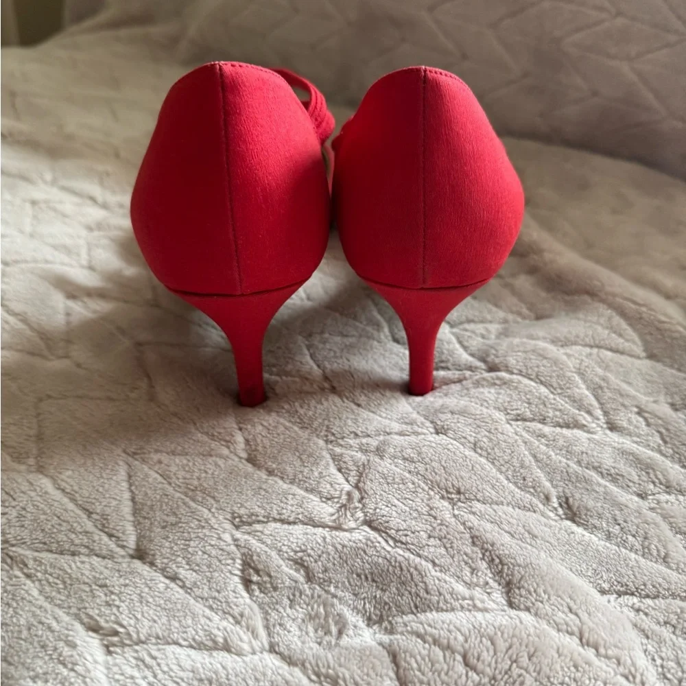 Life Stride Red Pointed-Toe Strappy Pumps - Picture 4 of 6
